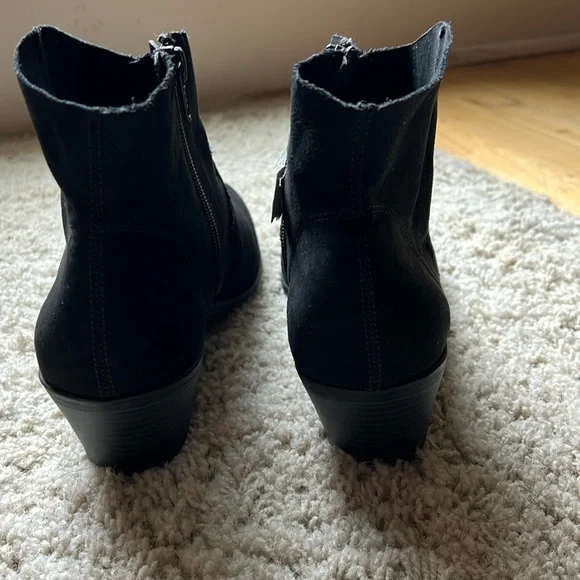 NWT Time and Tru Black Western Style Booties with Memory Foam - Picture 3 of 8